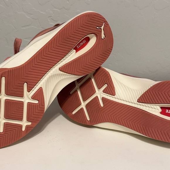 Puma Phenom Women's Pink satin mesh Athletic Shoes. - Picture 6 of 6